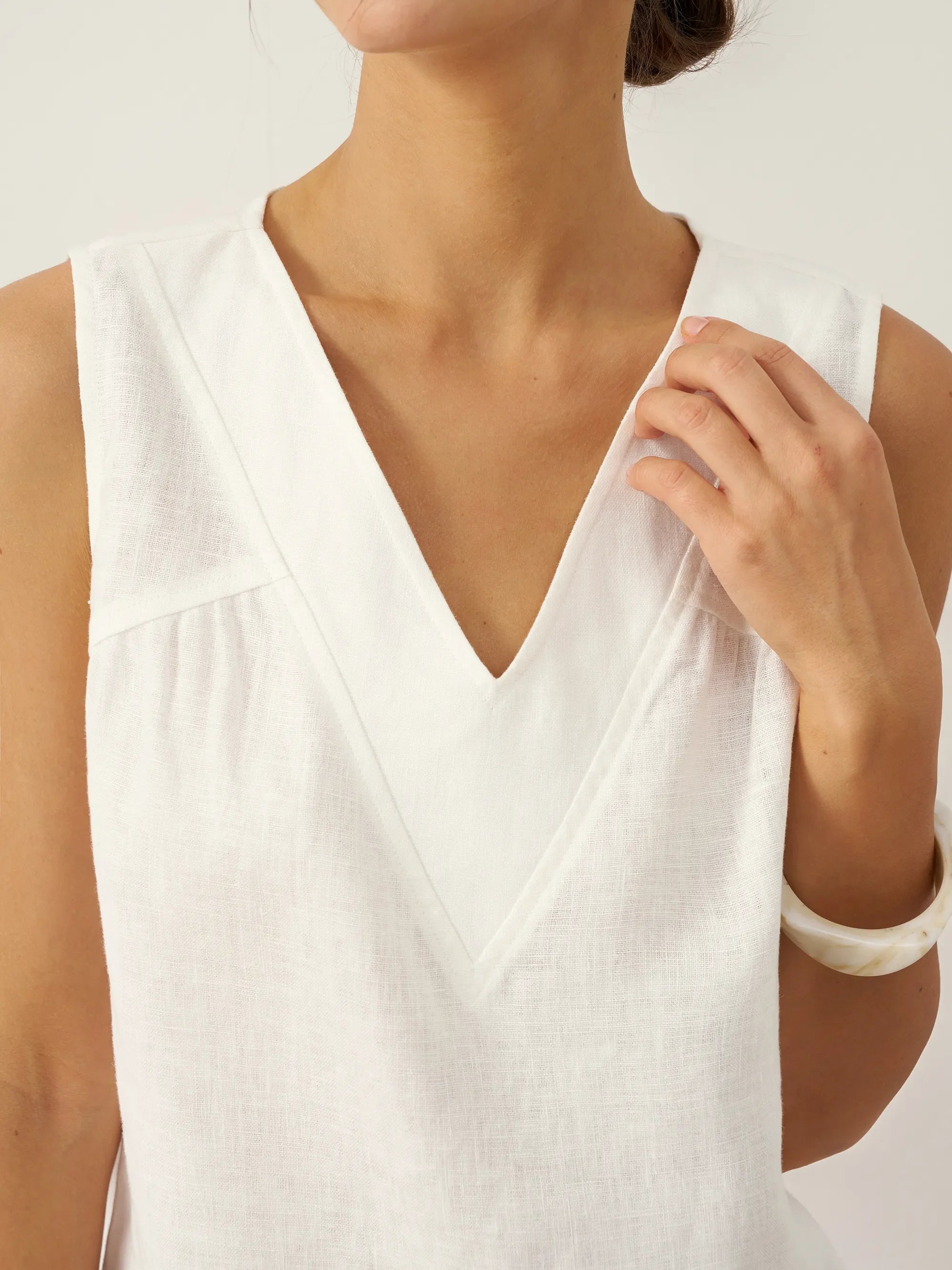 Linen V-Neck Sleeveless Tank Top
