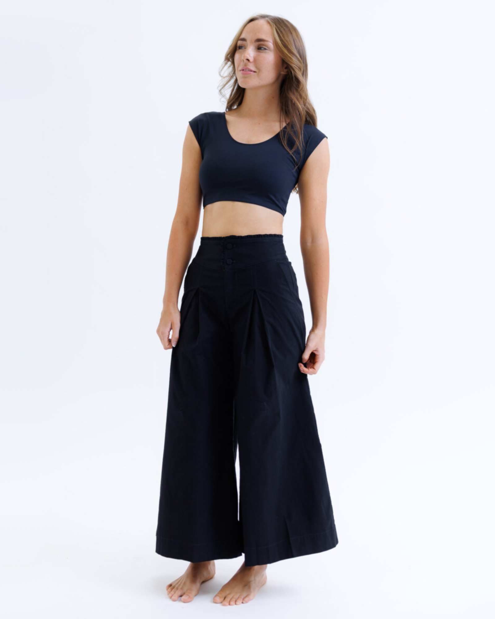 Cropped Essential Tee